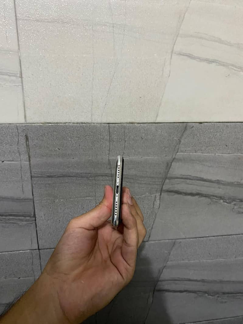 Apple iPhone X 2