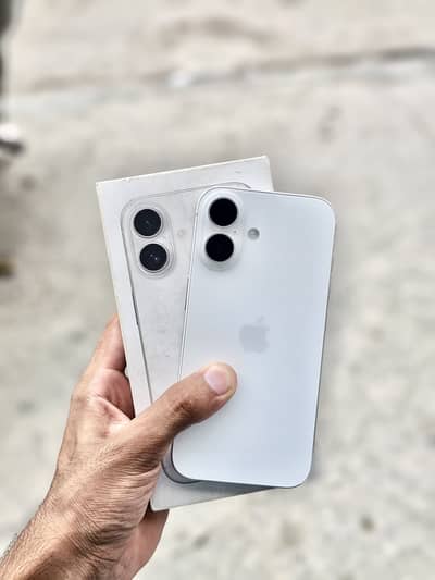 Apple iPhone 16