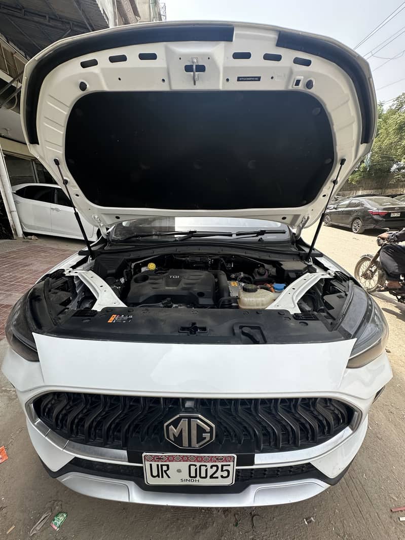MG HS PHEV 6