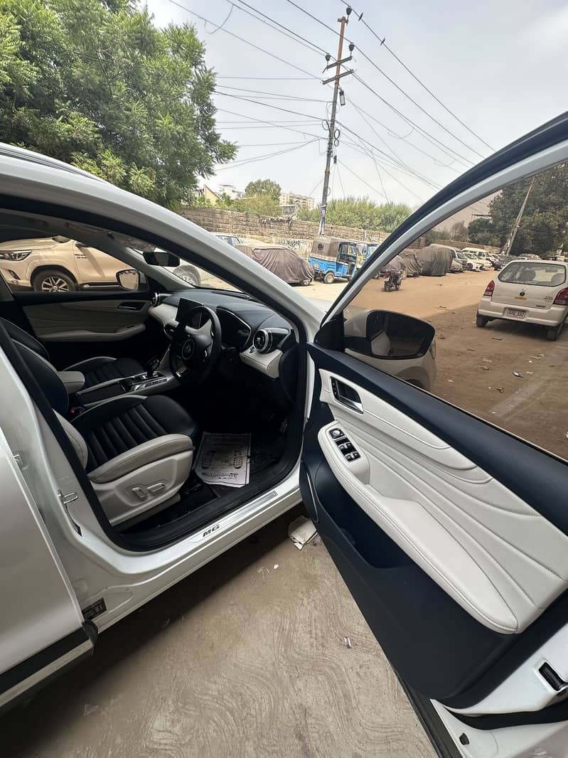 MG HS PHEV 9
