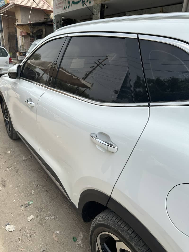 MG HS PHEV 13