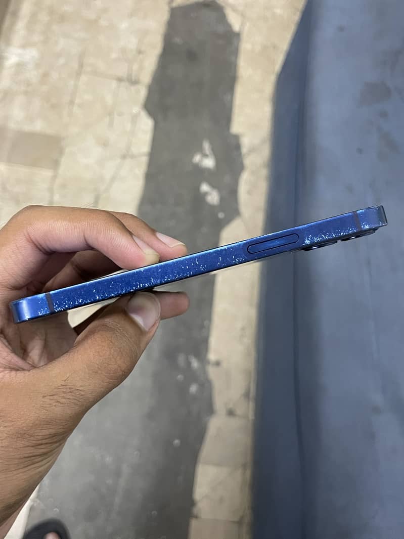Apple iPhone 12 mini 6