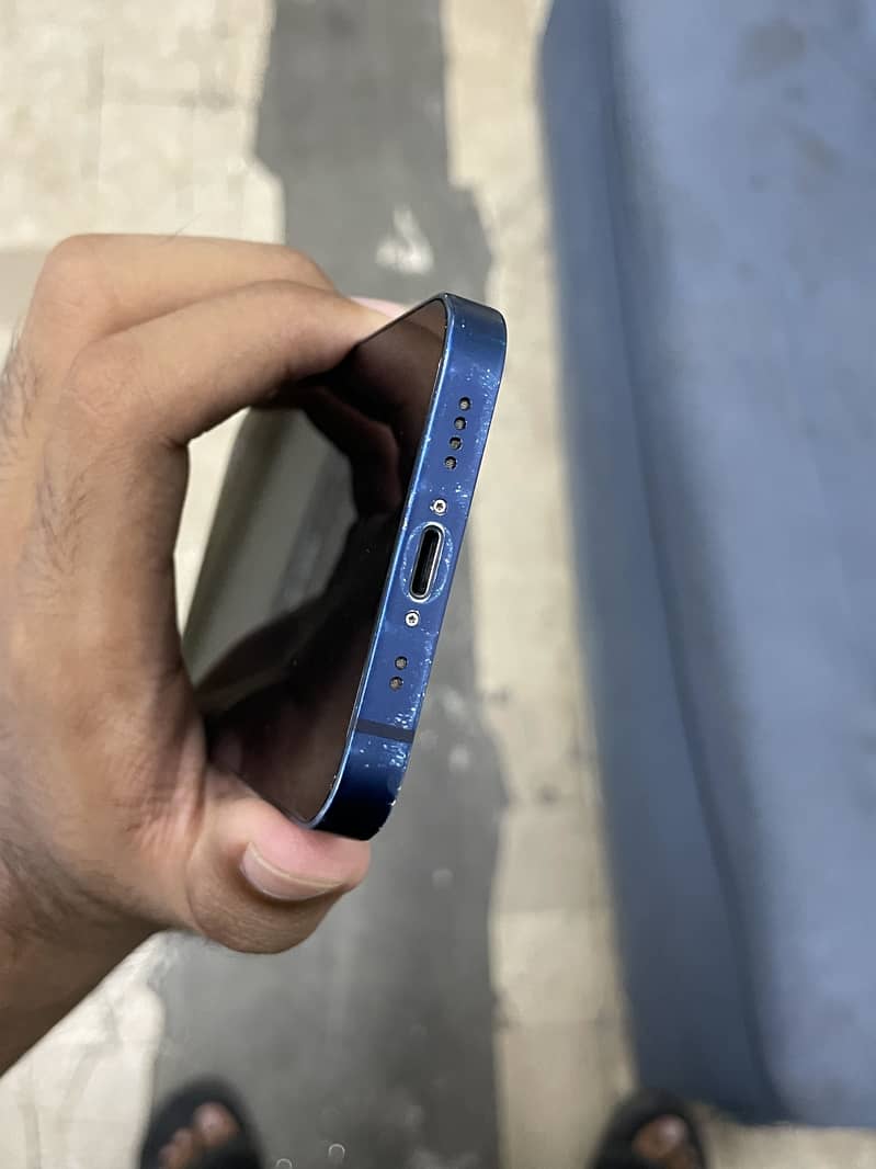 Apple iPhone 12 mini 4