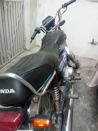 Us 70cc.   Black