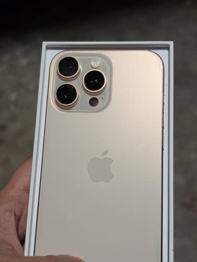 Apple iPhone 16 Pro Max