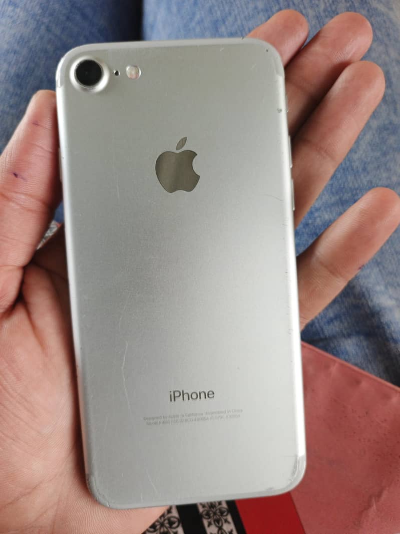 Apple iPhone 7 0