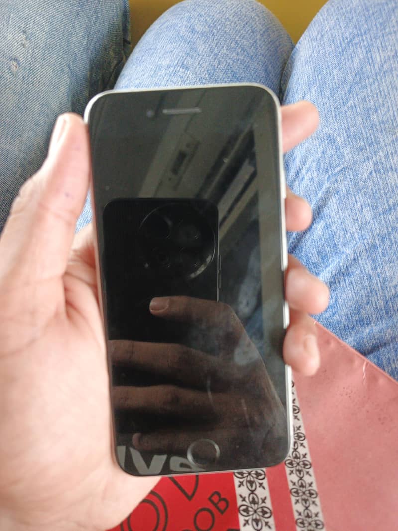 Apple iPhone 7 3