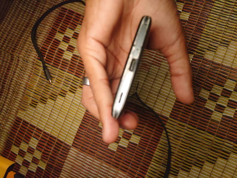 Sharp Aquos Zero 2 3