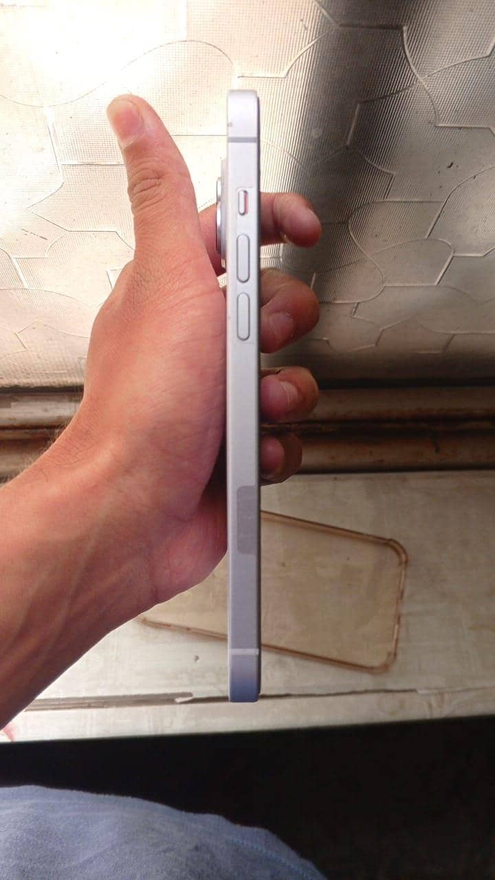 Apple iPhone 14 plus 3