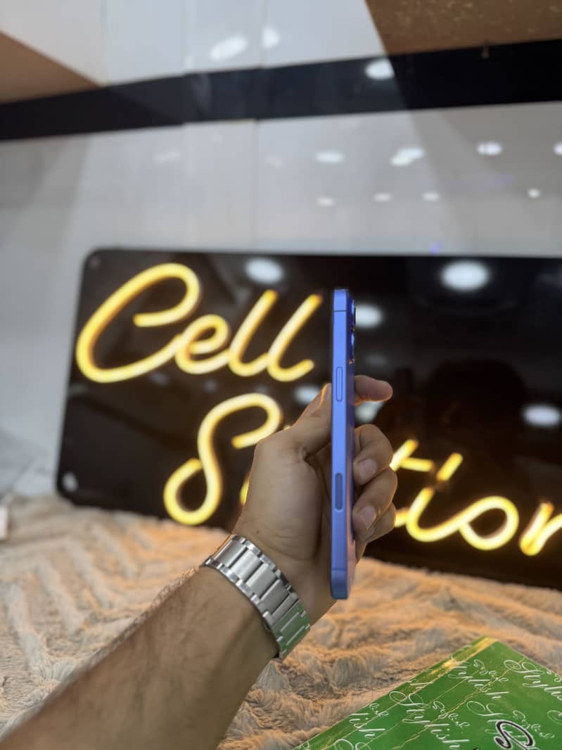 Apple iPhone 16 Plus 3