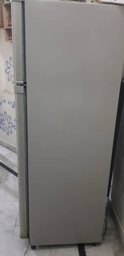 Good condition dawlence fridge. Running perfectly