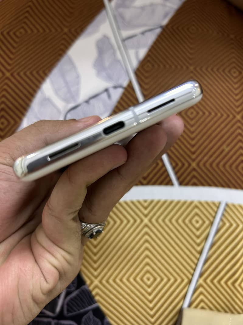 Google Pixel 7 Pro 4