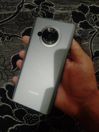 Sharp Aquos Sense7 plus