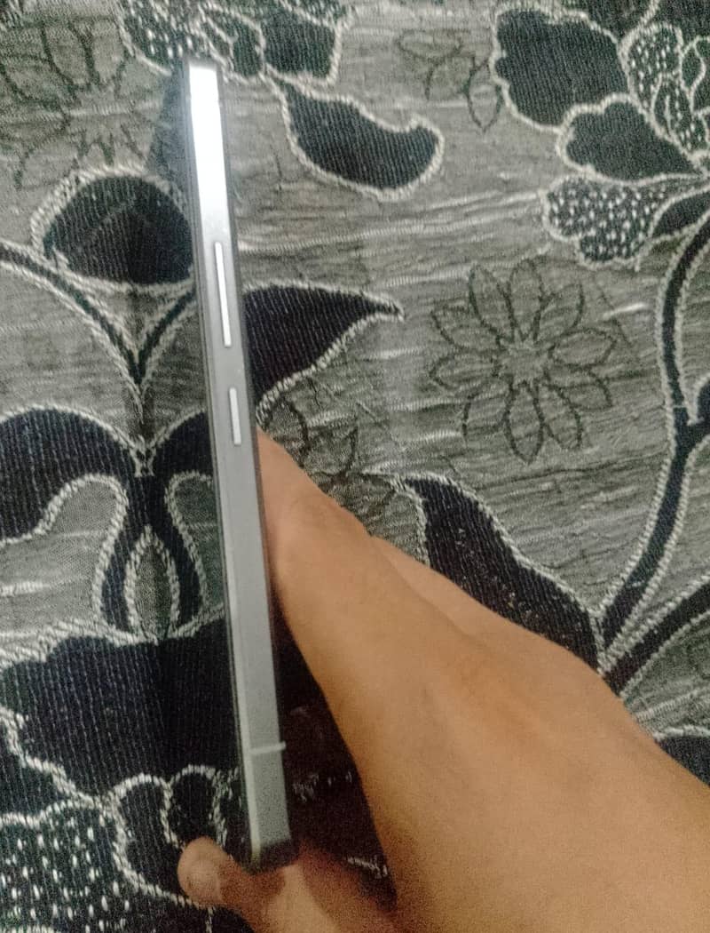 Sharp Aquos Sense7 plus 2
