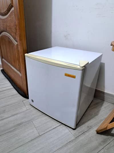 Room Mini Fridge Excellent Condition