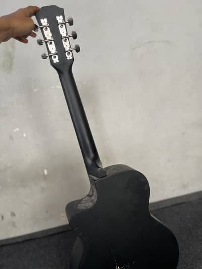 Guitar available in cheap rates