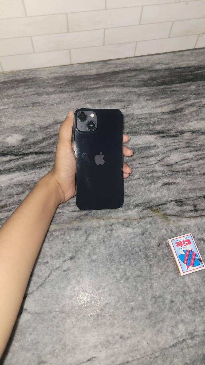 Apple iPhone 13 0