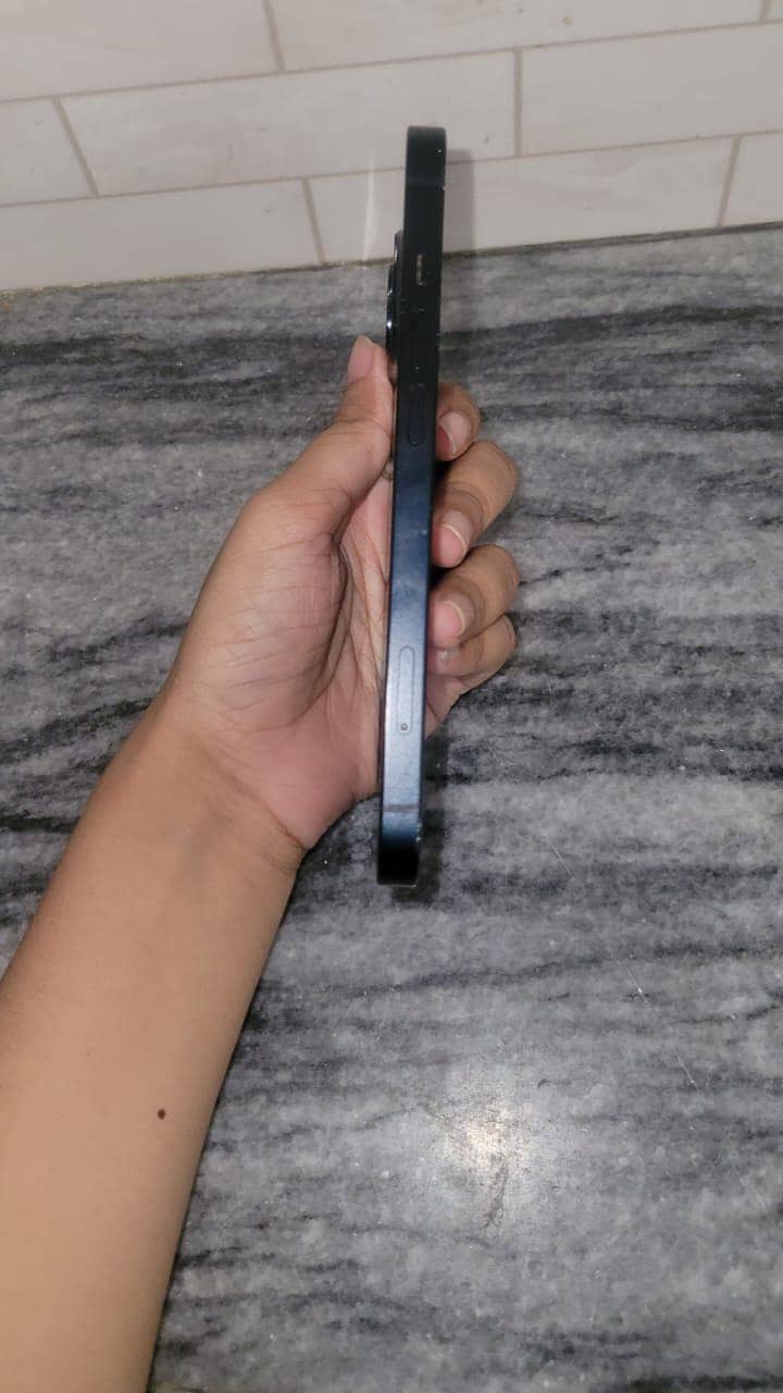 Apple iPhone 13 1