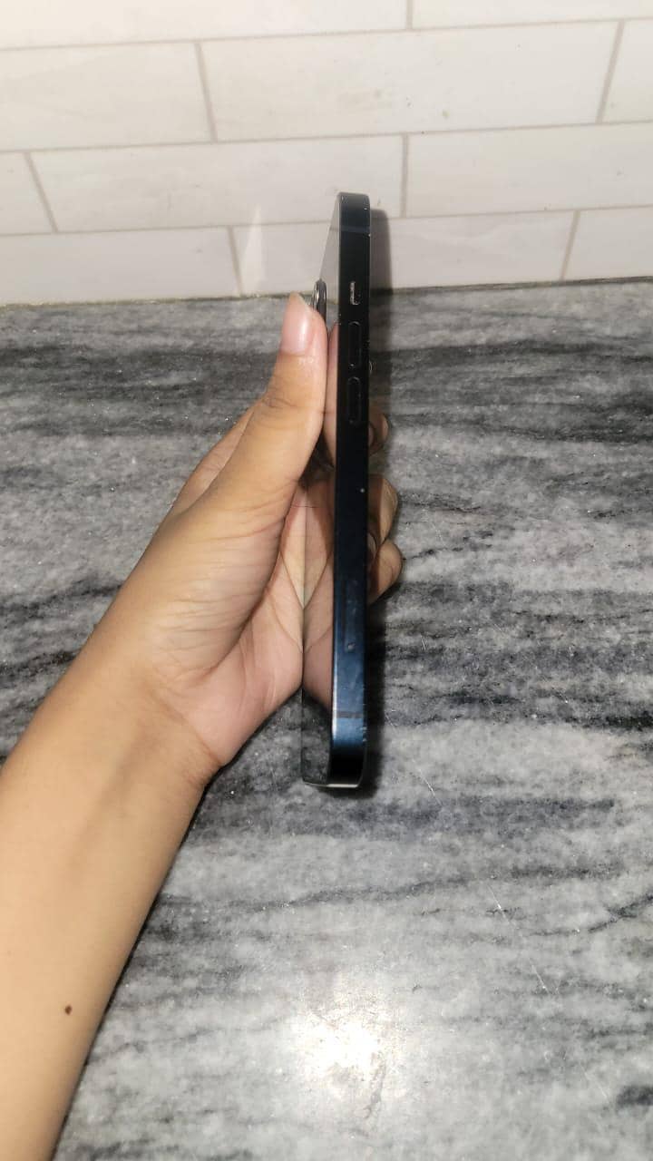 Apple iPhone 13 4
