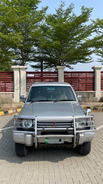 Mitsubishi Pajero 1992
