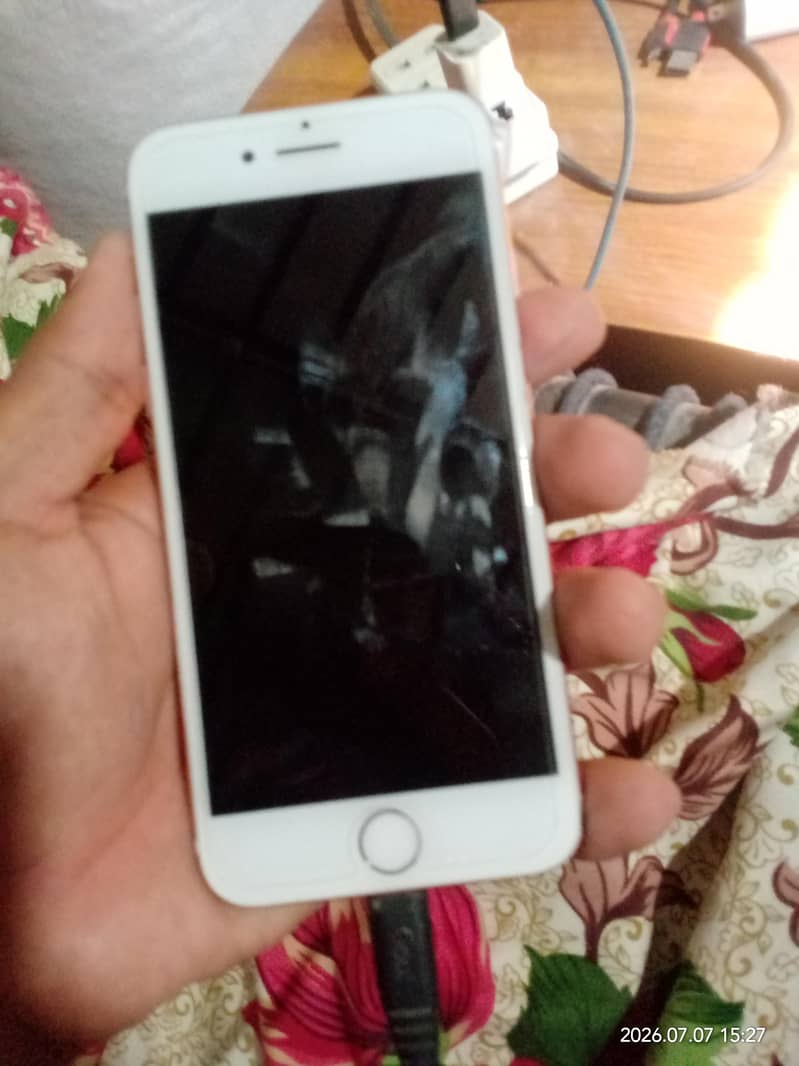 Apple iPhone 7 2