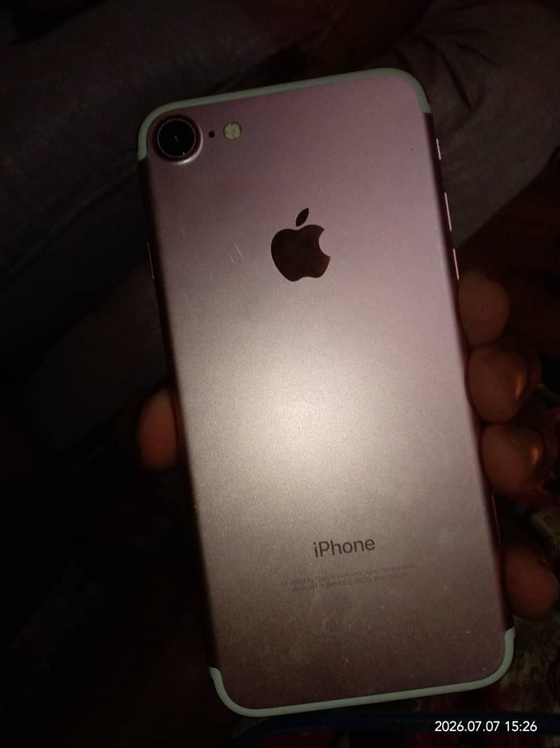 Apple iPhone 7 3