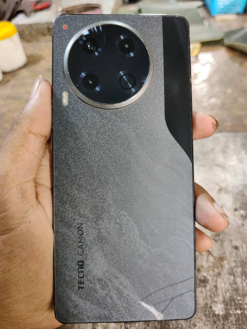 Tecno CAMON 30 1