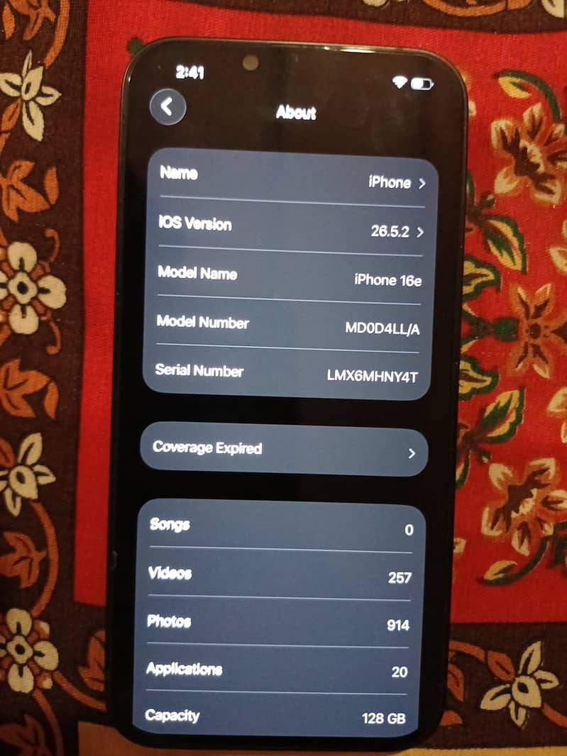 Apple iPhone 16e 6
