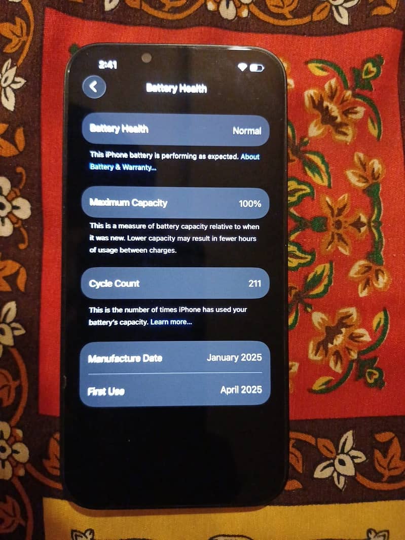 Apple iPhone 16e 7