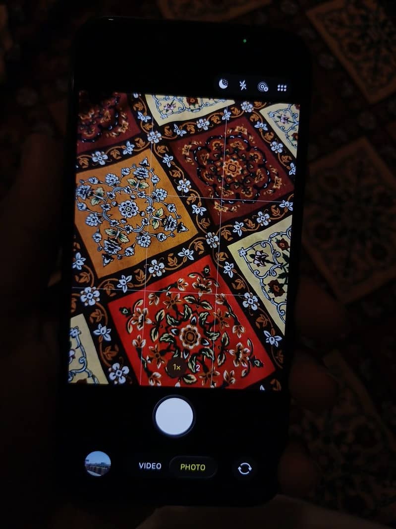 Apple iPhone 16e 11