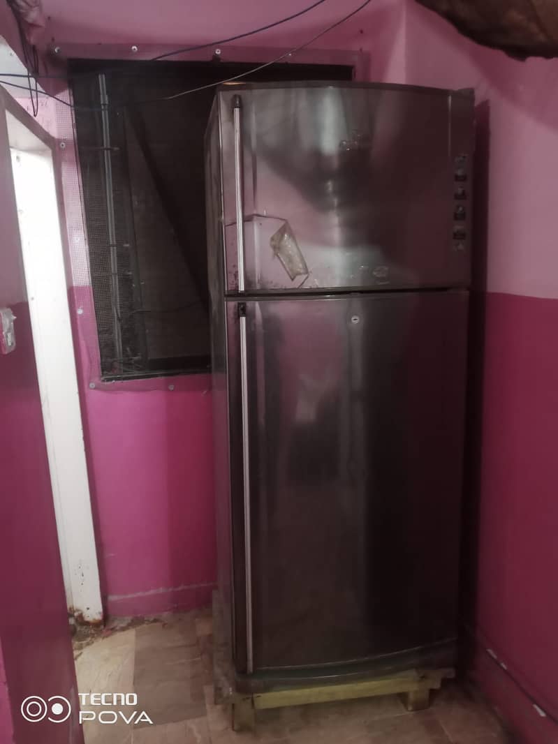 Refrigerator 0