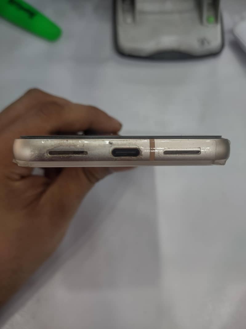 Google Pixel 8 2