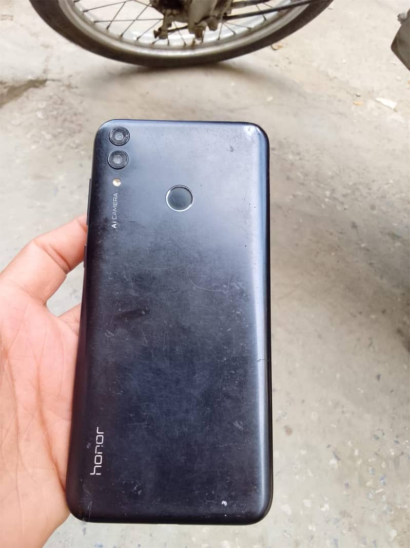Honor 8C 2