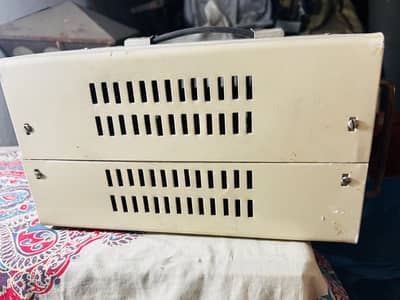 Universal voltage stabilizer