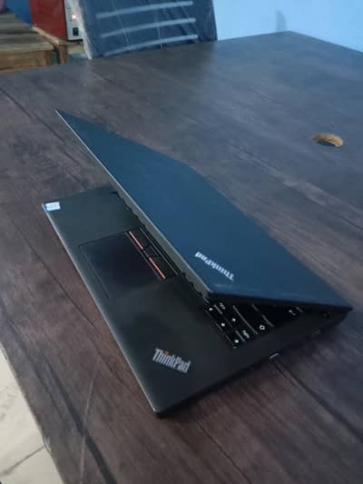 Lenovo Thinkpad laptop i3, 8 gb ram 250 gb rom, urgently selling
