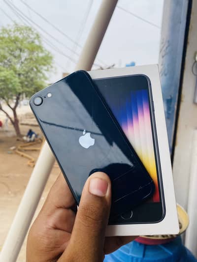 Apple iPhone SE Jv 3rd generation only WhatsApp : 03411736319