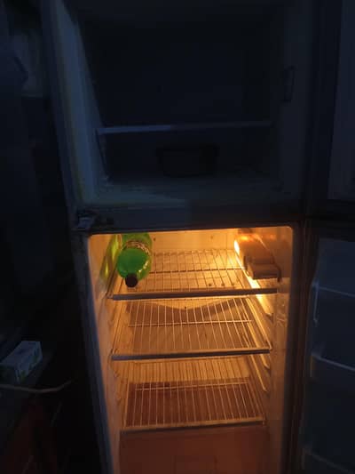 urgent sale Good working in use Refrigerator