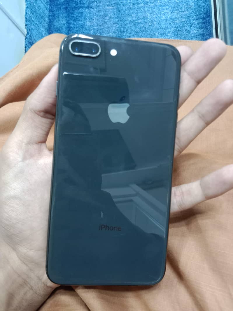 Apple iPhone 8 Plus 6