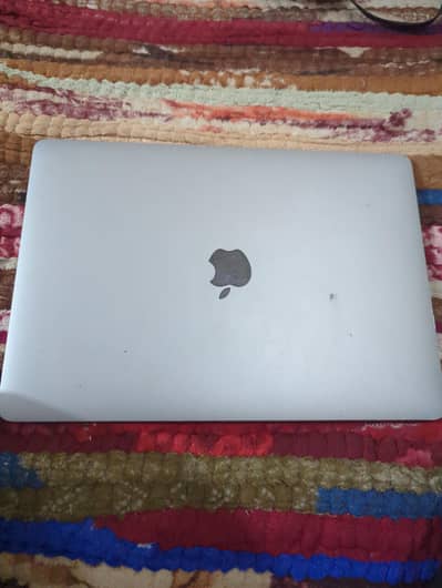 MacBook pro 2019, 13 inch, 16gb ram, 256 ssd