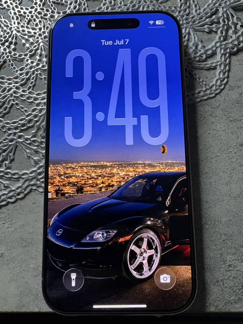 Apple iPhone 16 Pro 1