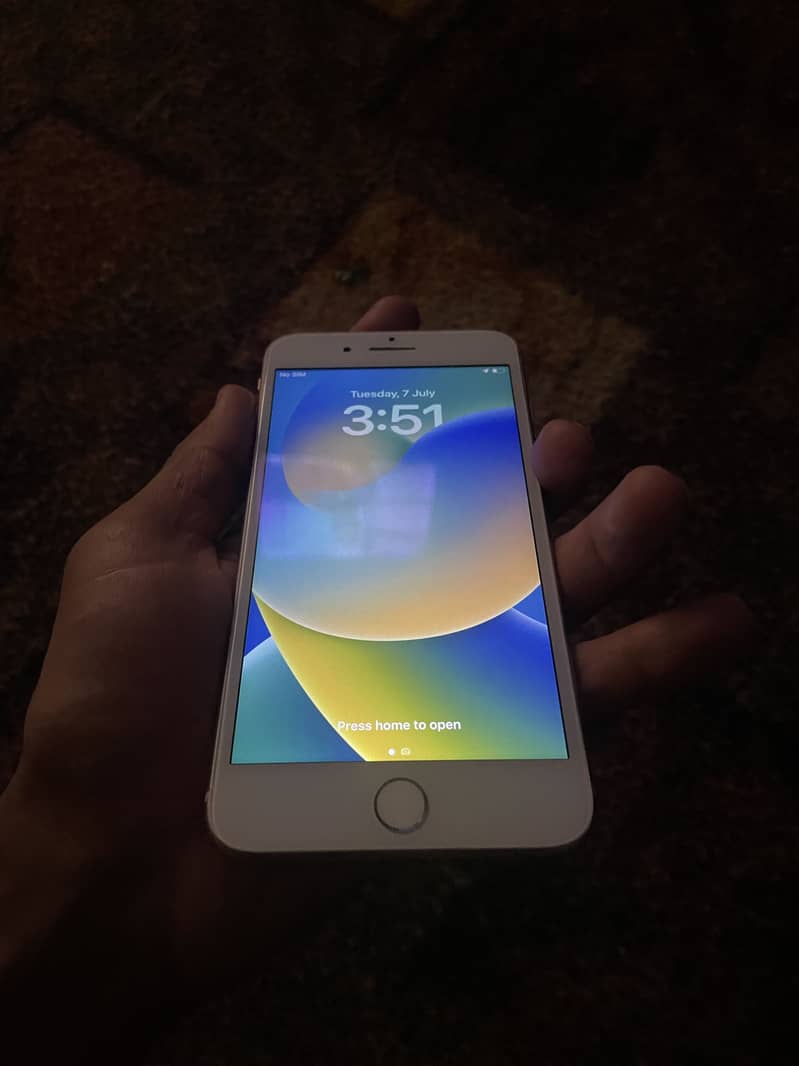 Apple iPhone 8 Plus 3