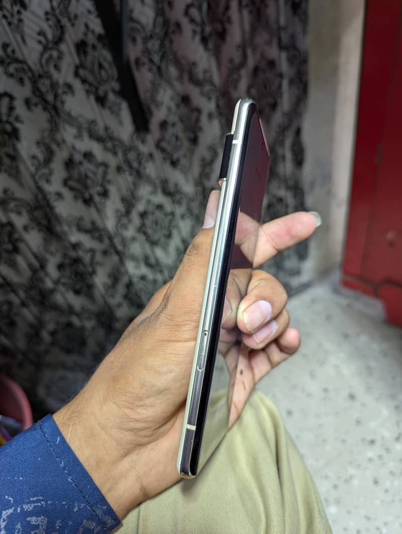 Google Pixel 6 pro 4