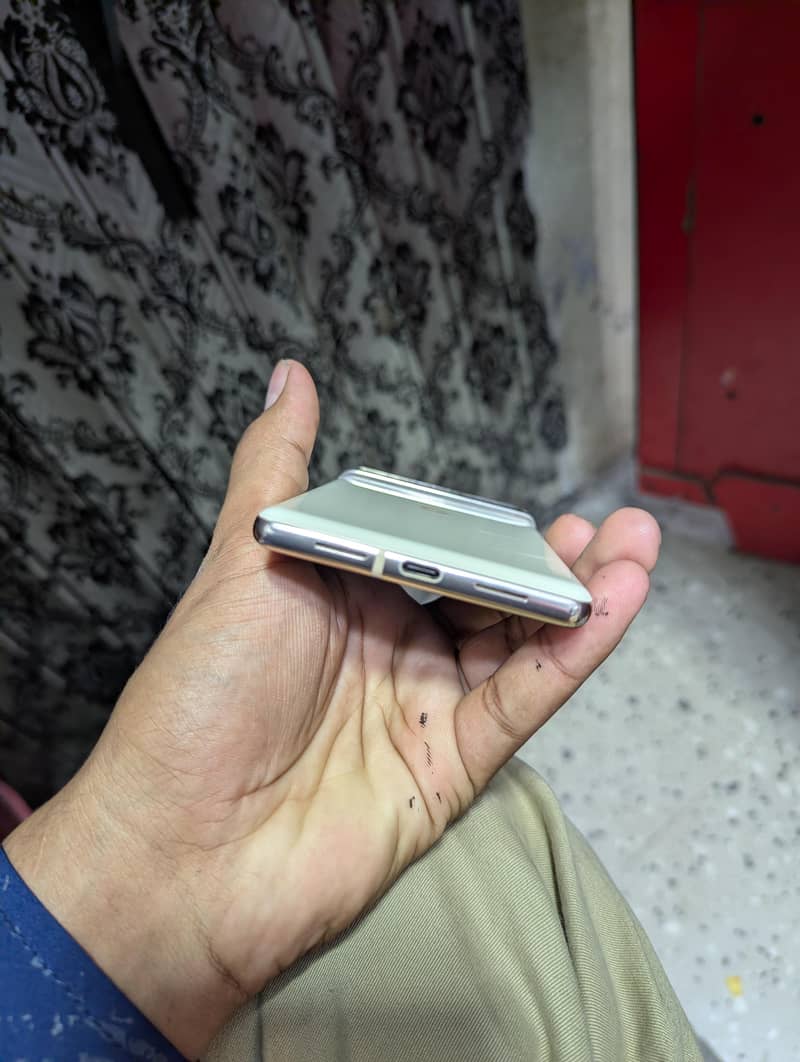 Google Pixel 6 pro 5