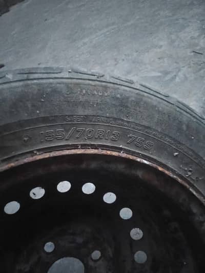 1 tyer aur 1 stupni tubeless