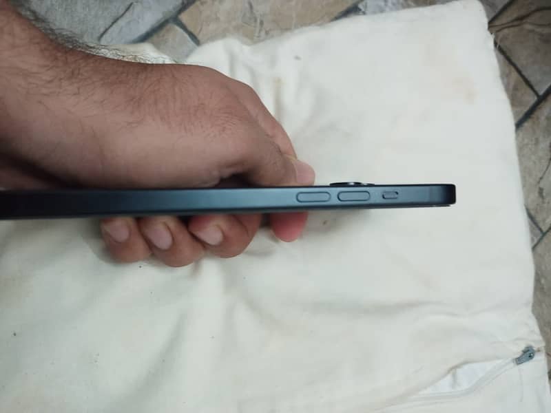 Apple iPhone 15 plus 2