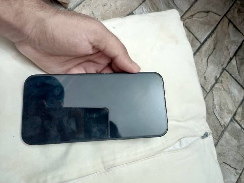 Apple iPhone 15 plus 4
