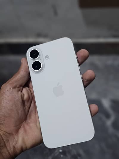 Apple iPhone 16