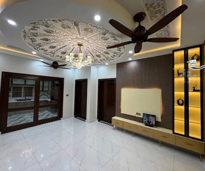 On Excellent Location Citi Housing Society 10 Marla House Up For rent