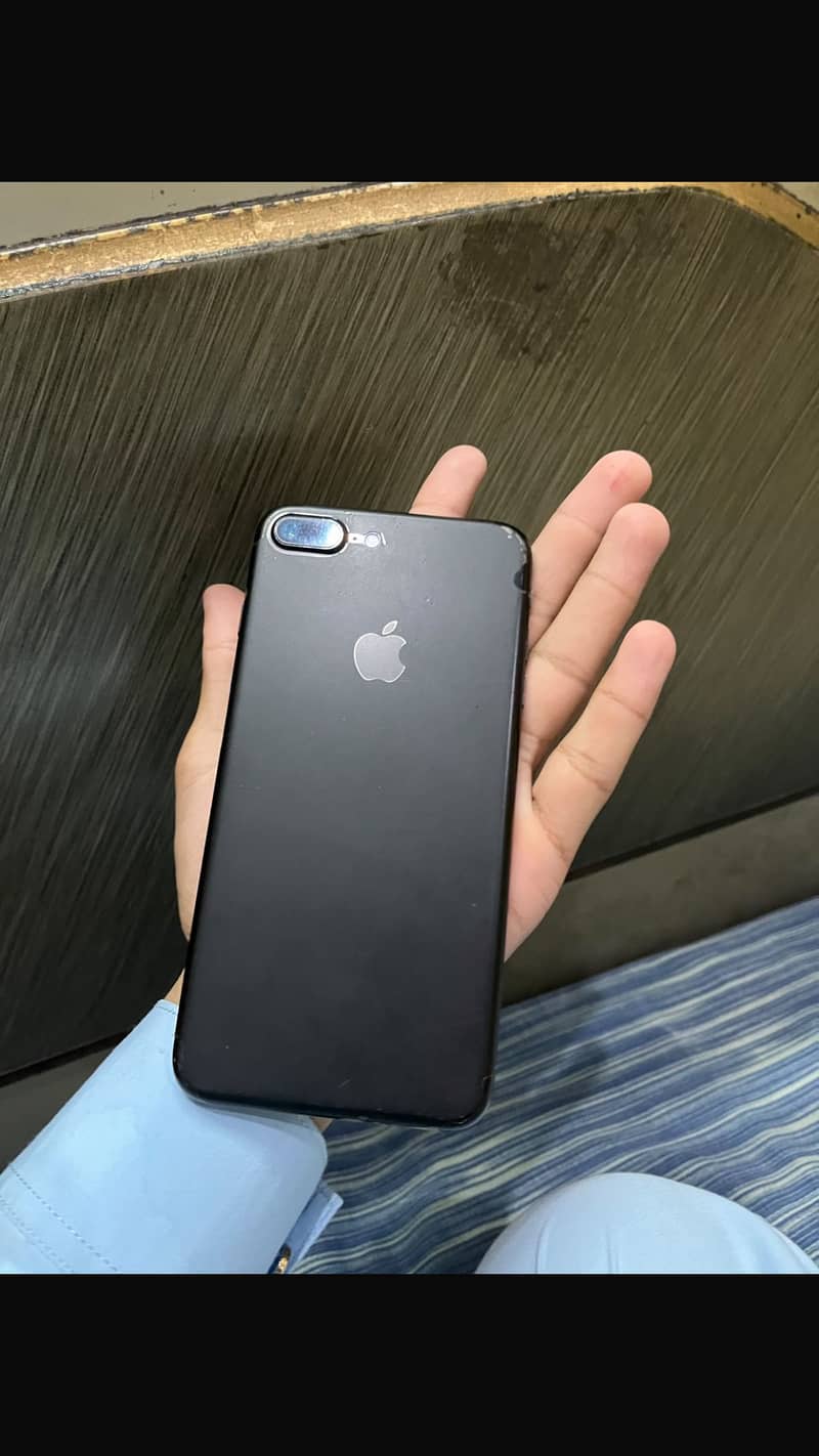 Apple iPhone 7 Plus 3