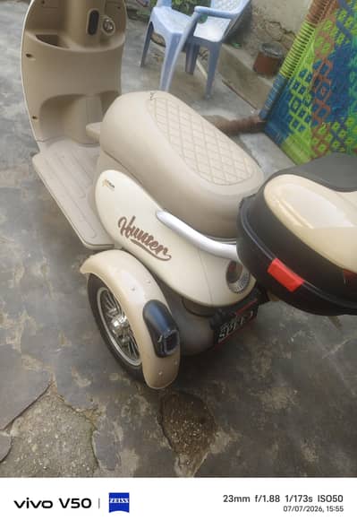 3 WHEELER SCOOTY HI SPEED
